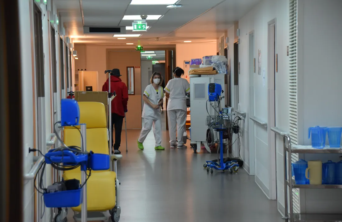 Des soignants au centre hospitalier d'Orléans.